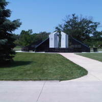 Illinois Vietnam Veterans Memorial Springfield11.jpg
