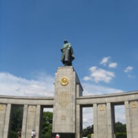 Soviet WWII Memorial Tiergarten Berlin10.JPG